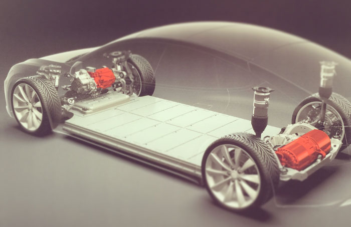 Les deux moteurs, petits mais puissants, de la Tesla.