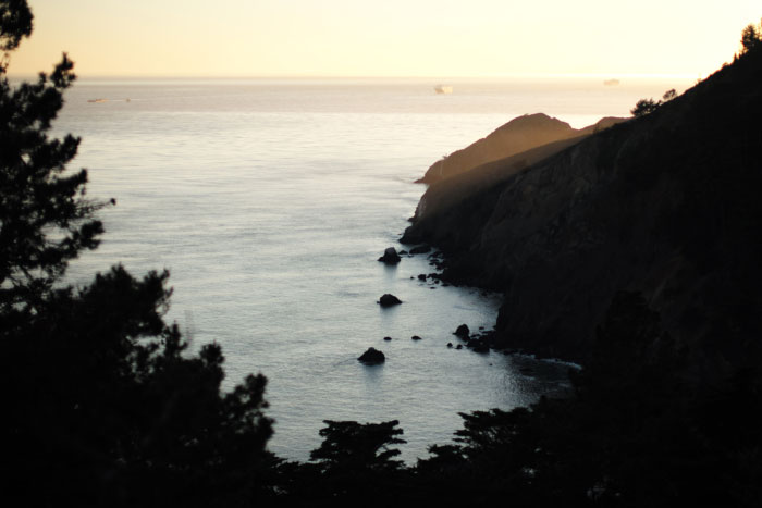 La côte californienne, près du pont Golden Gate.  - by Laurel Duermael 
