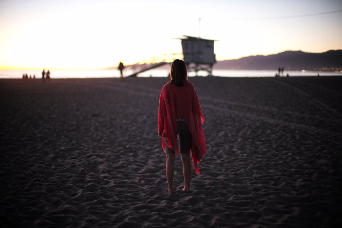 Coucher de soleil sur la plage de Los Angeles.  - par Laurel Duermael 